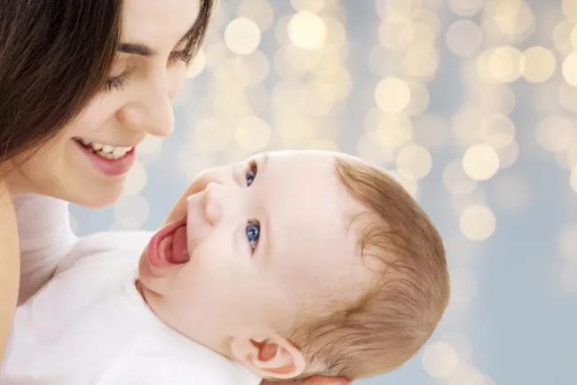 Melodías que Enseñan: El Poder de las Canciones y Rimas en el Desarrollo de tu Bebé